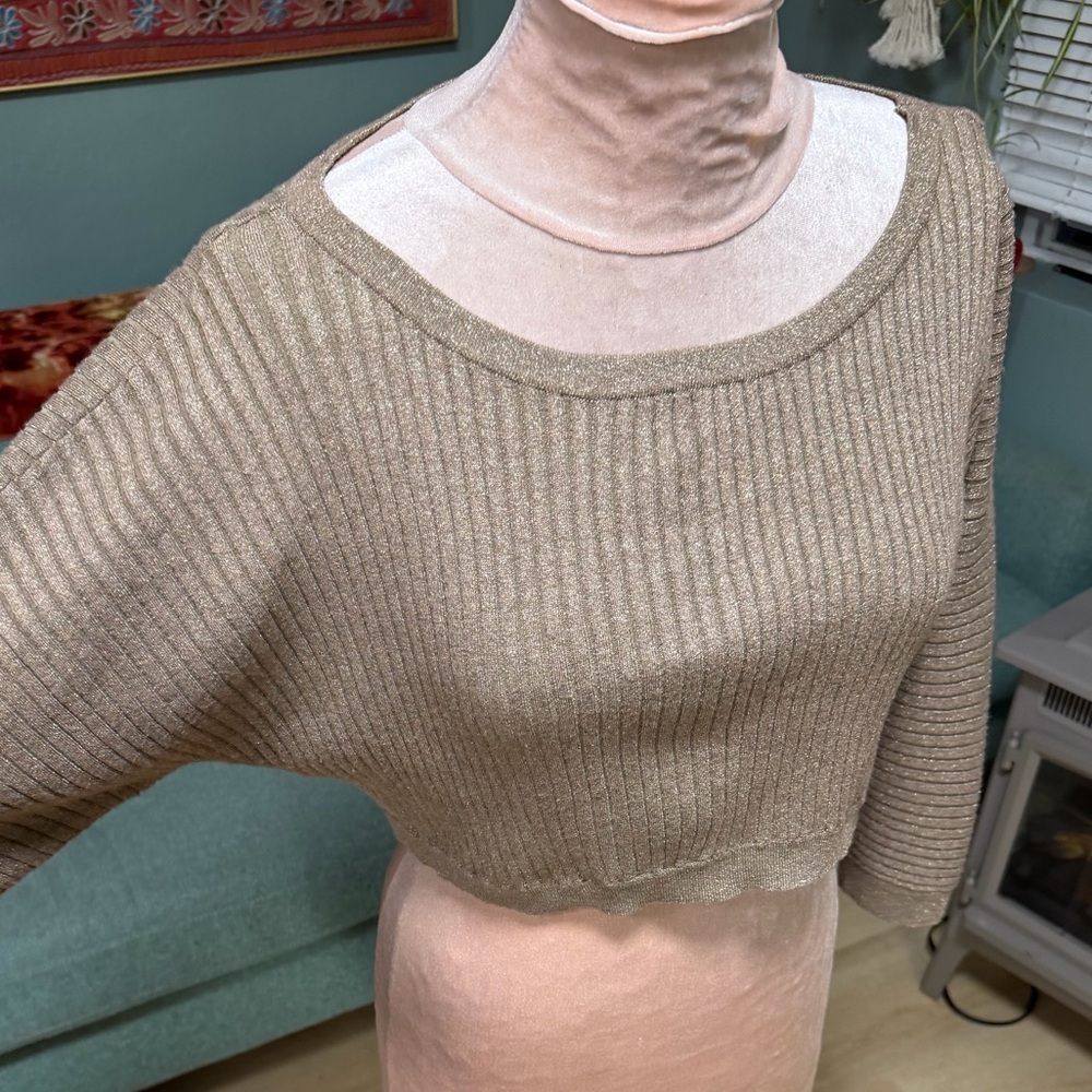 BCBG Maxazria metallic Gold ribbed cropped sweaterin Medium